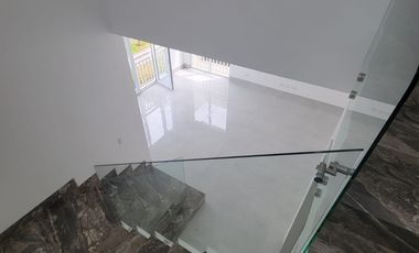 Lujosa Casa de Estreno en Venta en Aires Norte – Nuevo Samborondón