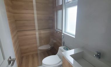 Lujosa Casa de Estreno en Venta en Aires Norte – Nuevo Samborondón