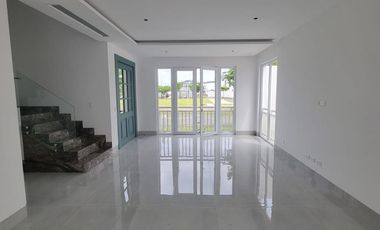 Lujosa Casa de Estreno en Venta en Aires Norte – Nuevo Samborondón