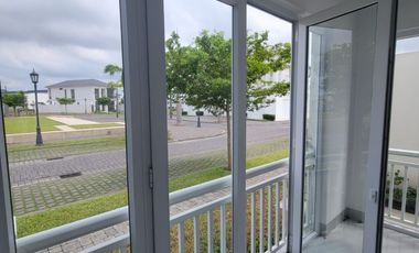 Lujosa Casa de Estreno en Venta en Aires Norte – Nuevo Samborondón