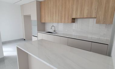 Lujosa Casa de Estreno en Venta en Aires Norte – Nuevo Samborondón