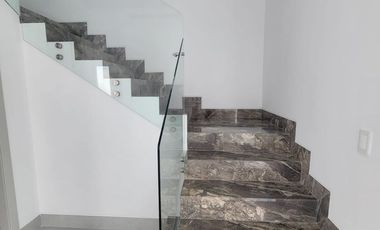 Lujosa Casa de Estreno en Venta en Aires Norte – Nuevo Samborondón