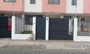 Casas Exclusivas por estrernar en Llano Grande, sector estrategicos comercial, cerca de colegios, transporte publico