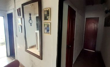 VENTA DE ACOGEDORA FINCA DE DESCANSO, CON ARBOLES FRUTALES, ESCRITURA AL 100%, CERCA A RIONEGRO, MARINILLA, ANTIOQUIA