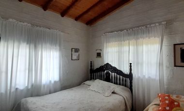 VENTA DE ACOGEDORA FINCA DE DESCANSO, CON ARBOLES FRUTALES, ESCRITURA AL 100%, CERCA A RIONEGRO, MARINILLA, ANTIOQUIA