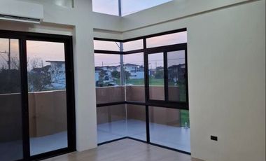 BRAND NEW 4BR HOUSE & LOT FOR SALE IN THE SONOMA RESIDENCES STA ROSA LAGUNA — NEAR NUVALI