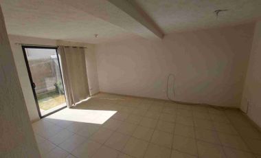Casa en renta en Fracc. Rincones del Marqués, Qro. cerca de la Universidad Mondragón
