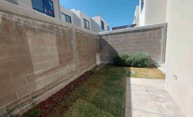 Casa en renta en Fracc. Rincones del Marqués, Qro. cerca de la Universidad Mondragón