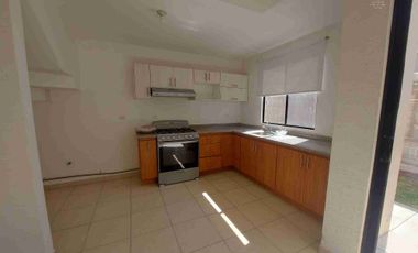 Casa en renta en Fracc. Rincones del Marqués, Qro. cerca de la Universidad Mondragón