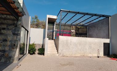 TEPOZTLÁN CON ESCRITURAS UN NIVEL EN PRIVADA