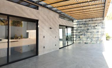 TEPOZTLÁN CON ESCRITURAS UN NIVEL EN PRIVADA