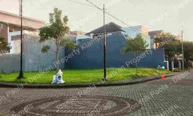 Kavling Hook Depan Lapangan, Dian Istana