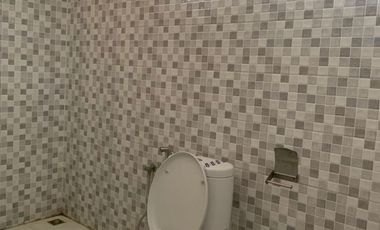 Rumah pinggir jalan raya Majapahit dekat kampus unram