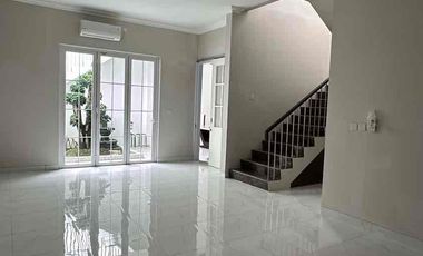 Disewakan Rumah mewah semi furnish lokasi citraland