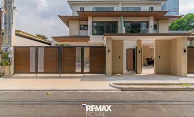 Modern 3-Storey 4 Bedroom Duplex in Bel-Air II Village, Makati