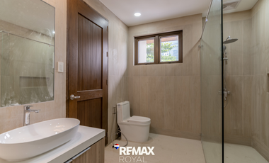 Modern 3-Storey 4 Bedroom Duplex in Bel-Air II Village, Makati