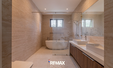 Modern 3-Storey 4 Bedroom Duplex in Bel-Air II Village, Makati