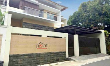 Rumah Baru Luas Mewah 2 lt di Sumber Banjarsari Solo Kota