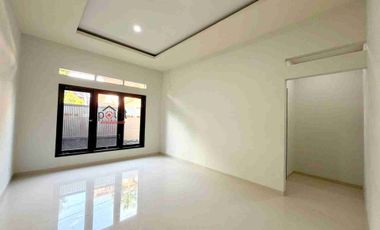 Rumah Baru Luas Mewah 2 lt di Sumber Banjarsari Solo Kota