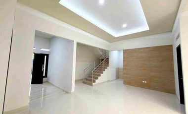 Rumah Baru Luas Mewah 2 lt di Sumber Banjarsari Solo Kota