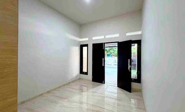 Rumah Baru Luas Mewah 2 lt di Sumber Banjarsari Solo Kota