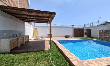 CASA C/PISCINA EN AMPLIO TERRENO – PLAYA LOS PULPOS, LURÍN  Área de terreno: 410.20 m² | Área construida: 145 m²