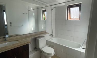 SE ARRIENDA AMPLIA CASA DENTRO DE CONDOMINIO EN CURAUMA