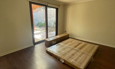 SE ARRIENDA AMPLIA CASA DENTRO DE CONDOMINIO EN CURAUMA