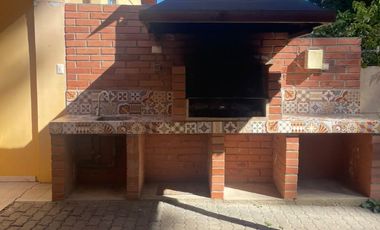 SE ARRIENDA AMPLIA CASA DENTRO DE CONDOMINIO EN CURAUMA