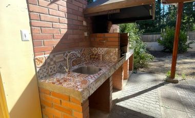 SE ARRIENDA AMPLIA CASA DENTRO DE CONDOMINIO EN CURAUMA