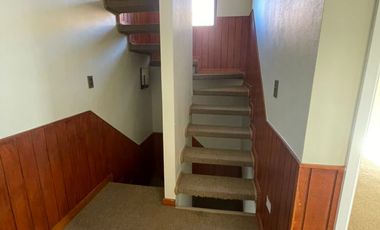 SE ARRIENDA AMPLIA CASA DENTRO DE CONDOMINIO EN CURAUMA