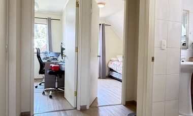 ARRIENDA EXCELENTE CASA EN CONDOMINIO ALTOS DEL MAIPO III