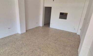 Local Comercial en Alquiler en la Garzota, Avenida Principal, 1 Baño, Norte de Guayaquil.