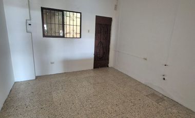 Local Comercial en Alquiler en la Garzota, Avenida Principal, 1 Baño, Norte de Guayaquil.