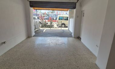 Local Comercial en Alquiler en la Garzota, Avenida Principal, 1 Baño, Norte de Guayaquil.