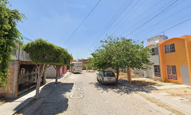 OPORTUNIDAD CASA DE DOS PLANTAS EN GEOVILLAS LOS SAUCES. REMATE BANCARIO ¡APROVECHE!