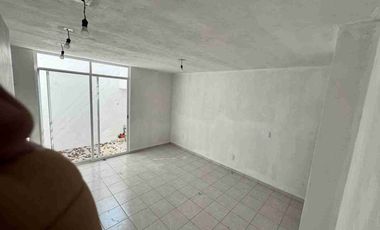 Casa en condominio con alberca