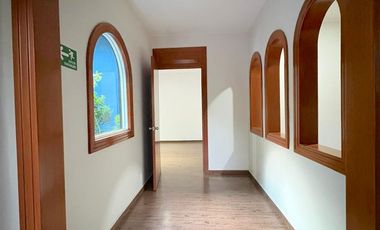 Casa en esquina frente a los Viveros de Coyoacán – lista para habitar