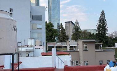 Casa en esquina frente a los Viveros de Coyoacán – lista para habitar