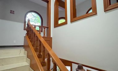 Casa en esquina frente a los Viveros de Coyoacán – lista para habitar