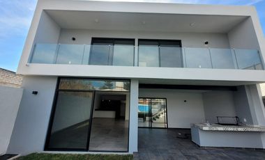 CASA CON ALBERCA EN MORELOS