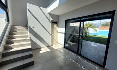 CASA CON ALBERCA EN MORELOS