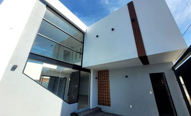 CASA CON ALBERCA EN MORELOS