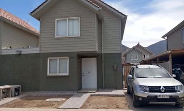 Venta de Hermosa Casa en Condominio cerrado. Lampa Larapinta.