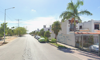 El privilegio de pagar menos y ganar más!! Venta de hermosa casa en remate bancario, P.º Tulum, 77535 Cancún, Q.R.