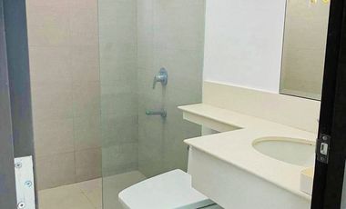 FOR SALE : Bristol at Parkway Place