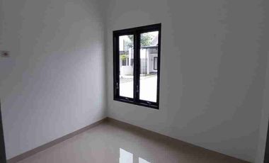 Disewakan rumah baru banget di dalam perumahan