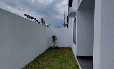 Disewakan rumah baru banget di dalam perumahan