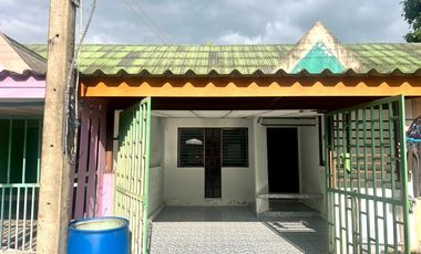 Urgent Sale!! Townhouse at Thanathapsin Village – Great Value for Living or Investment Urgent sale – 1.5-storey townhouse with mezzanine