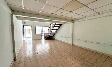 Urgent Sale!! Townhouse at Thanathapsin Village – Great Value for Living or Investment Urgent sale – 1.5-storey townhouse with mezzanine